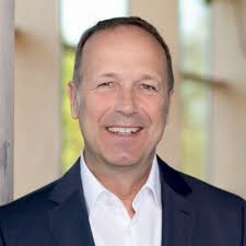 Verkehr mit Verbrennungsmotoren stößt CO2 aus.