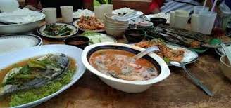 Lepas azan maghrib, makan dulu alas perut ambil berkat berbuka yang disponser oleh en husni, ayam kfc dengan oren segar botol. Nurul Ikan Bakar Sungai Petani Original Menus Reviews And Prices