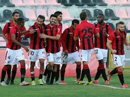 Valencia are continuing to focus on their defence and ajax player edson alvarez is one of valencia's targets. Olhanense Deixa Adeptos Ao Rubro Apos Vitoria Na Reta Final Sobre O Farense