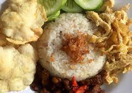 Biasanya penyajian nasi uduk ini menggunakan taburan bawang goreng, suwiran taburan ayam goreng tahu dan tempe goreng dan dilengkapi. Cara Untuk Menyajikan Resep Nasi Uduk Goreng Yang Endess Lauk Sederhana Dan Favorit Sepanjang Masa Mari Kita Masak