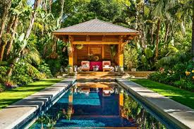Ein schwimmpool für den garten bringt ein stück paradies auf dein grundstück. Pool Im Garten Oder Im Haus Bauen 110 Bilder Von Schwimmbecken