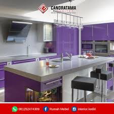 Model rak dapur yang satu dibuat layaknya lemari dengan pintu penutup hanya saja peletakannya biasanya diletakkan di bagian atas di dapur. Model Rak Piring Cantik Untuk Kitchen Set Kota Lumajang