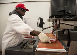 Commissary debuts new salad bar, single serve options > 512th Airlift Wing  > Article Display