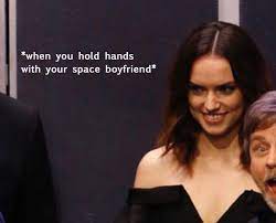 Reylo Starwarsmemes Star Wars Memes Daisy Ridley The Last Jedi Reylo Kylo Ren And Rey Star Wars Jokes Star Wars Humor Rey Star Wars