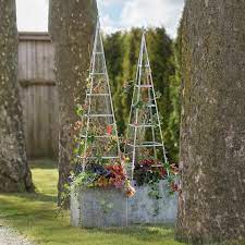 Garden Tuteurs Gardenista Garden Structures Raised Garden Beds Diy Vegetables Garden Design