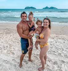 View the profiles of people named sonia maria bridi. Mariana Bridi Fala Sobre Receio Em Postar Foto De Biquini E Ganha Apoio De Rafael Cardoso Estrelando