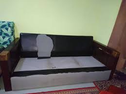 Membeli sofa tidak perlu mahal asalkan model dan desainnya sesuai dengan yang kita inginkan, seperti sofa minimalis murah yang akan kami bahas disini. Munamuni Sofa Antara Buang Beli Atau Baiki