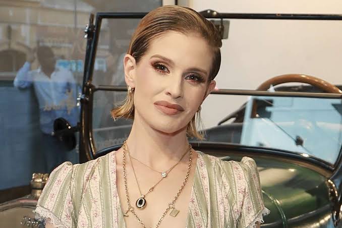 Kelly Osbourne Was Given 'First Line of Cocaine' from One of Late Dad  Ozzy's Rocker Friends
