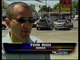 Detectives search for violent mugger