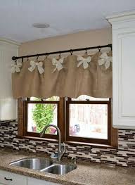 El panel de cortinas de lino es ideal como cortinas de baño. Cortina Rustica Cortinas Para Cocina Cortinas De Yute Cortinas Cocina