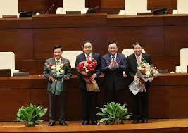 Trong đó, các ông trần thanh mẫn, nguyễn khắc định và nguyễn đức hải tái cử, chỉ có ông trần quang phương là gương mặt mới. Ong Tráº§n Thanh Máº«n Nguyá»…n Kháº¯c Ä'á»‹nh Nguyá»…n Ä'á»©c Háº£i Trung Cá»­ Pho Chá»§ Tá»‹ch Quá»'c Há»™i Vov Vn