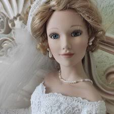 Фарфоровая кукла