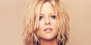 Ah, the miracles a piecey haircut can make. How I Met Your Dad Casts Meg Ryan For The Voiceover Role Choppy Hair Hair Styles Choppy Bob Hairstyles
