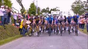 Brest le samedi 26 juin 2021 arrivée : Video Le Tour De France Porte Plainte Contre La Spectatrice A L Origine De La Chute Du Peloton
