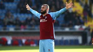 Burak yılmaz'a 500 bin tl para cezası verilecek. ifadelerini kullandı. Burak Yilmaz Trabzonspor Daki 3 Milyon Euro Luk Alacagindan Vazgecti 90min