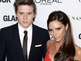 Brooklyn beckham is swarmed by female fans on miami beach. Brooklyn Beckham Geht Mit Victoria Double Aus Sie Sieht Aus Wie Mama Stars