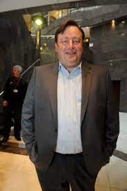 In juni 2011 had de wever ook een vlucht in een historisch stampe vertongenvliegtuigje gepland, maar toen bleek het toestel niet berekend op zijn. Bart De Wever Van 142 Naar 84 Kilo Het Nieuwsblad Mobile