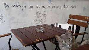 bu dunya ne sana ne de bana karl marx duvar duvar sanati oya