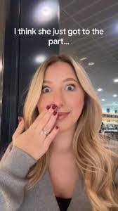 Gwen Hannah's Instagram, Twitter & Facebook