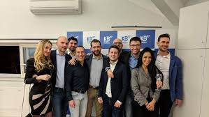 Последние твиты от 3b meteo (@3bmeteo). 3bmeteo Festeggia 20 Anni Con Un Viaggio Evento Dietro Le Quinte Del Meteo E Una Campagna Tv Di Dirty Job In Crescita Utenti 35 E Raccolta Che Tocca 5 5 Mln E Segna 30
