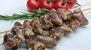 Recette De Brochettes De Cœurs De Poulet Vous Aimez Les Abats De Volaille Et Vous Voulez En Cuisiner Au Barbecue O Coeur De Poulet Brochette Recette Brochette