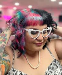 Rockville local hairstylist offering discounts