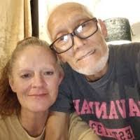 Shelley Sisk's Instagram, Twitter & Facebook