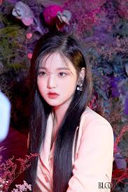 Izone Pics On Twitter Rose Hair Kpop Girl Groups Chaeyeon