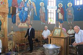Vizitați pagina oficiala a bisericii la www.sfantatreime.ro unde veti gasi toate programele transmise live care nu le gasiti. Hram La Biserica Sfanta Treime BistriÅ£a RÄƒsunetul