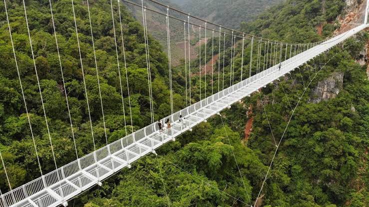 Vietnam Punya Jembatan Kaca Terpanjang di Dunia