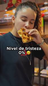 O que melhora nossa tristeza? As delícias da Frank Pan! 🥐✨ Venha  experimentar e encha seu dia de sabor!, Estamos te esperando. , 📞 92  98438-4988, 📍 Av. Tarumã, 968