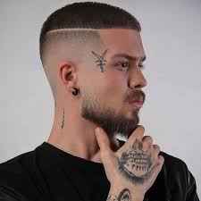 Degrade A Blanc Homme En 2020 Coiffure Homme Style Coupe Cheveux Homme Coiffure Homme