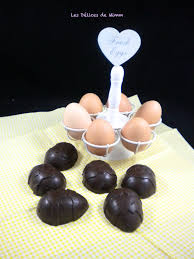 œufs En Chocolat Fourres De Ganache Caramel Les Delices De Mimm Ganache Caramel Oeufs En Chocolat Chocolat