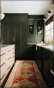 Sans chambouler le salon ni transformer la maison en camping, voici quelques conseils et idées pour aménager une chambre d'amis pratique, aussi accueillante qu'une chambre d'hôtel. Do You Have A Small Kitchen Planning A Luxury Kitchen Need Help With Kitchen Decor You Small Kitchen Plans Modern Kitchen Renovation Modern Kitchen Cabinets