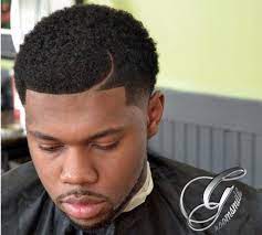 Coiffure Degrade Aux Tempes Coupe De Cheveux Homme Coiffure Homme Coiffure Homme Noir Coupe Cheveux Homme