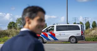 Burgers zonder verdenking online in de gaten houden? Hard nodig, vindt dit  kabinet | Trouw