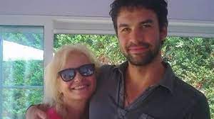 «αυτός είναι ο γιος μου». Aggelikh Nikoloylh Celebrities Eidhseis Yupiii Gr