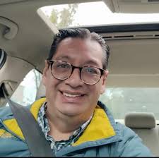 Porque no siendo rey, hacía más que si lo fuera, porque no se hacía en todo  el reino, más que lo que el, Tlacaélel mandaba...". Ésta es la historia de  el poder