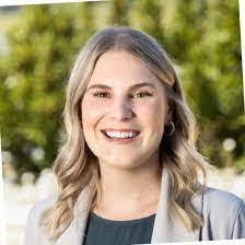 Staci Swartz's Instagram, Twitter & Facebook