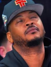 Shelly Pfeil's Instagram, Twitter & Facebook