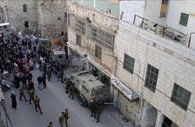 حذر فلسطينيون في حي الشيخ جراح بالقدس الشرقية، من إقدام السلطات الإسرائيلية على إخلائهم من منازلهم لصالح مستوطنين، معتبرين أن هذا الإجراء التعسفي يشعل الحرب. Mee Ø­Ù…Ù„Ø© Ù„Ø¥Ù†Ù‚Ø§Ø° Ø­ÙŠ Ø§Ù„Ø´ÙŠØ® Ø¬Ø±Ø§Ø­ ØªÙ…Ù†Ø­ Ø§Ù„Ø£Ù…Ù„ Ù„Ø³ÙƒØ§Ù†Ù‡ Ø¨Ø§Ù„Ù†Ø¬Ø§Ø©