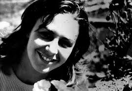 ❤️Lynda Ann Healy❤️ Lynda Ann Healy was born July 3rd 1952 and was so  beautiful she could have been a model. She had long auburn hair, sparkly  big blue eyes and a