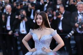 Several actresses working in bollywood are from srinagar and they have certainly caught everyone's eyes. Top 20 Most Beautiful Actress In Bollywood 2021 Fakoa