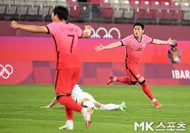 10 윤빛가람 · 11 이동준 · 13 김민준 · 14 이동경 · 15 김태현 · 16 원두재 (vc) · 17 강동혁 · 18 김성준. 1h3r8m5kdbdfem