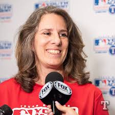 Delino DeShields & Darren Oliver stopped by our MLB Youth Academy in west  Dallas for a special screening of "The Other Boys of Summer" and Q&A with  local students! #Jackie42
