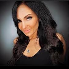 Kathy Hash's Instagram, Twitter & Facebook