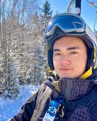 Hey, my name is Zachary Smith! I am military kid and middle child, which  has lead me all around the States and the world, as well as teaching me how  to live