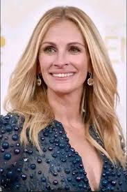 If you believe I'm a good actor and you enjoy watching me as a good fan of  mine ❤️ I need a kiss !! From y'all 🥰🥰merry Christmas 💃💃🎄