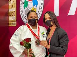 Maybe you would like to learn more about one of these? Beatriz Souza Fatura Medalha De Prata E Assegura O Unico Podio Da Selecao Brasileira De Judo No Grand Slam De Tashkent Veja Como Foi Tatame