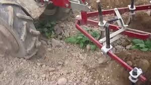 Comment faire germer les pommes de terre avant de les planter au potager. Le Buttage Des Pommes De Terre 2015 Youtube